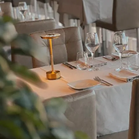 Szálloda Lisotel - & 4*