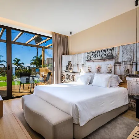 Hotel Lisotel - &
