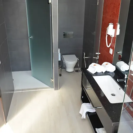 Lisotel - & 4*